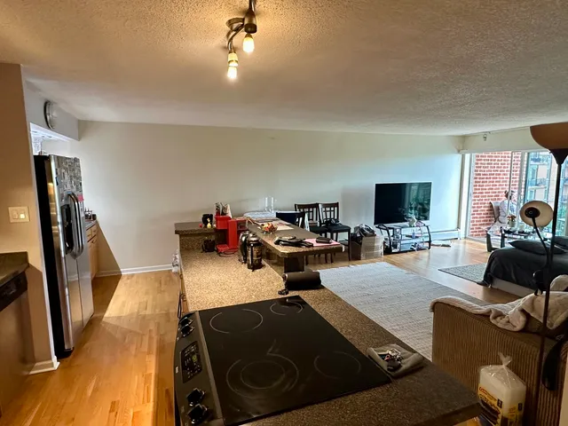 $1,800 | 16 East Old Willow Road, Unit 414S, Prospect Heights, IL 60070