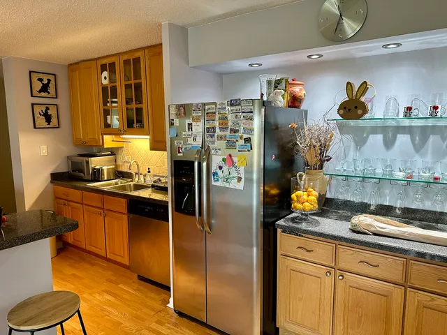 $1,800 | 16 East Old Willow Road, Unit 414S, Prospect Heights, IL 60070