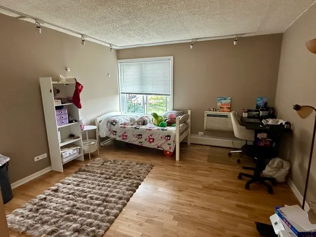 $1,800 | 16 East Old Willow Road, Unit 414S, Prospect Heights, IL 60070