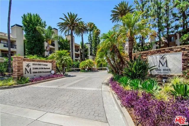 $3,499 | 5565 Canoga Avenue, Unit 301, Woodland Hills, CA 91367