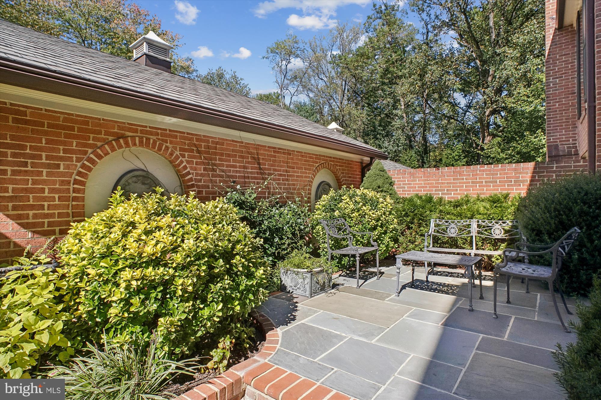2697 Marcey Road Arlington, VA 22207 - Photo 54 of 64 Exterior Private Courtyard