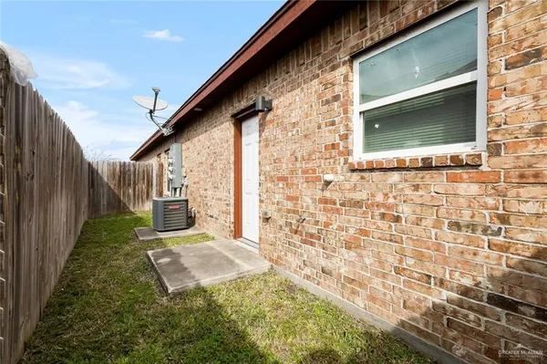 $975 | 3809 Valeria Street, Unit 3, Edinburg, TX 78541