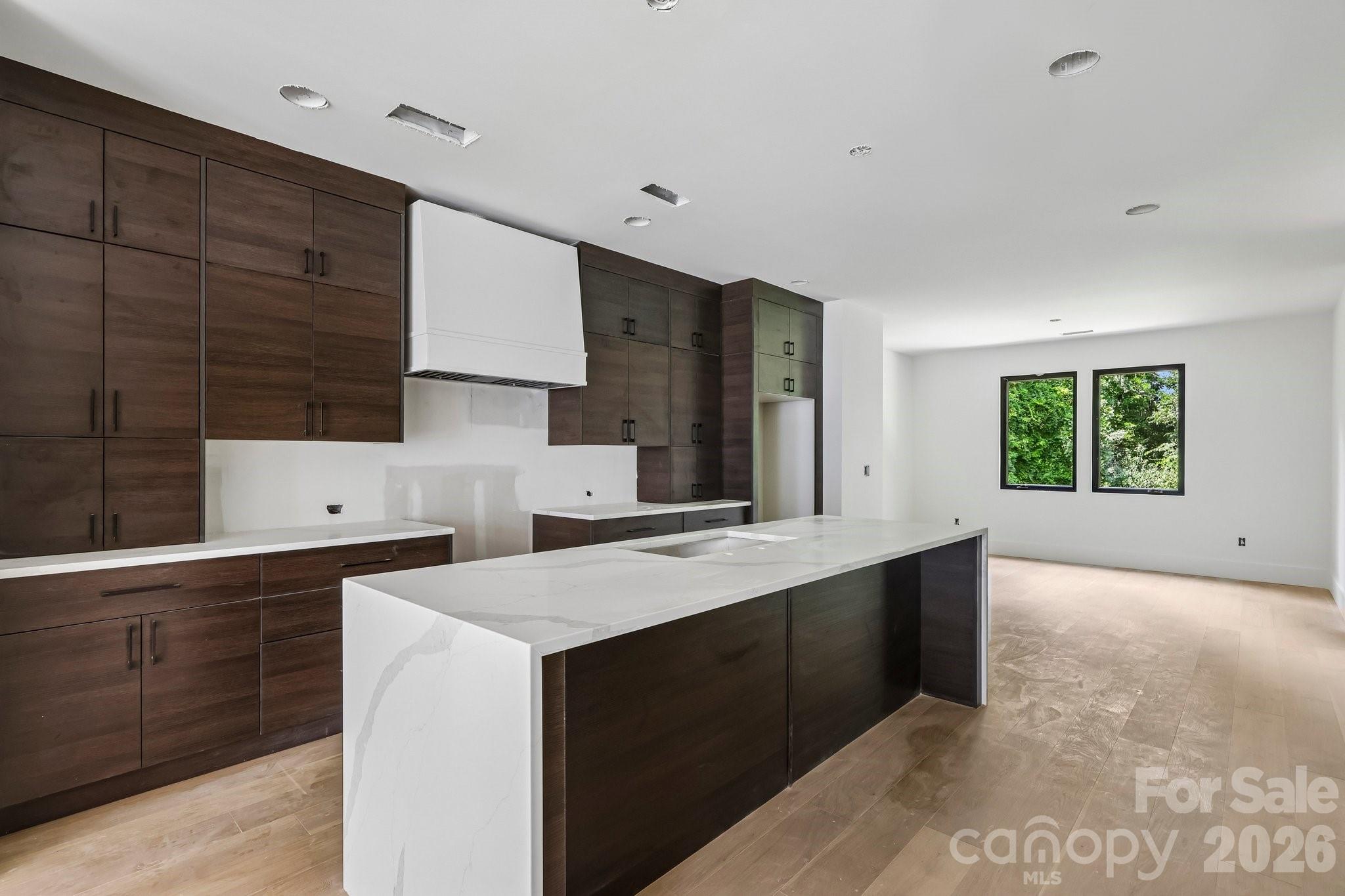 1539 Crystal Road Charlotte, NC 28205 - Photo 4 of 40 Gallery Image 4