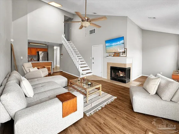 $185,000 | 5001 Grande Drive, Unit 823, Pensacola, FL 32504
