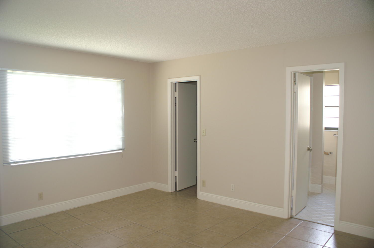 9080 Red Oak Lane Boca Raton, FL 33428 - Photo 12 of 20 Master Empty