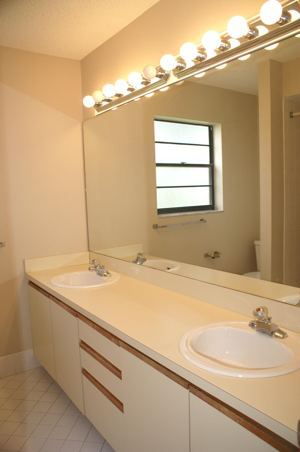 9080 Red Oak Lane Boca Raton, FL 33428 - Photo 13 of 20 Master Double Vanity