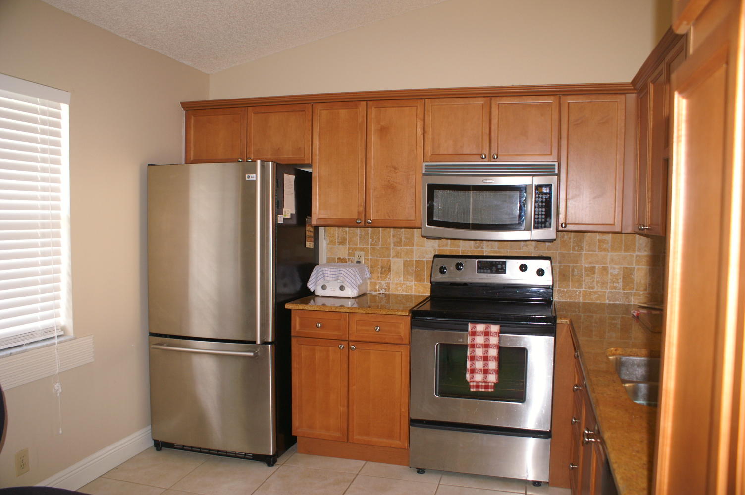 9080 Red Oak Lane Boca Raton, FL 33428 - Photo 3 of 20 Kitchen