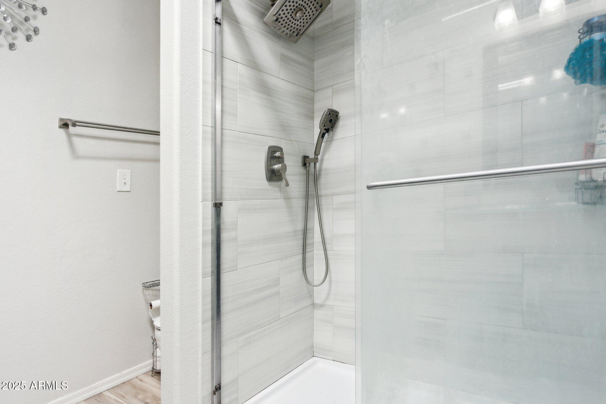 170 East Guadalupe Road, Unit 152 Gilbert, AZ 85234 - Photo 20 of 29 a bathroom with a shower