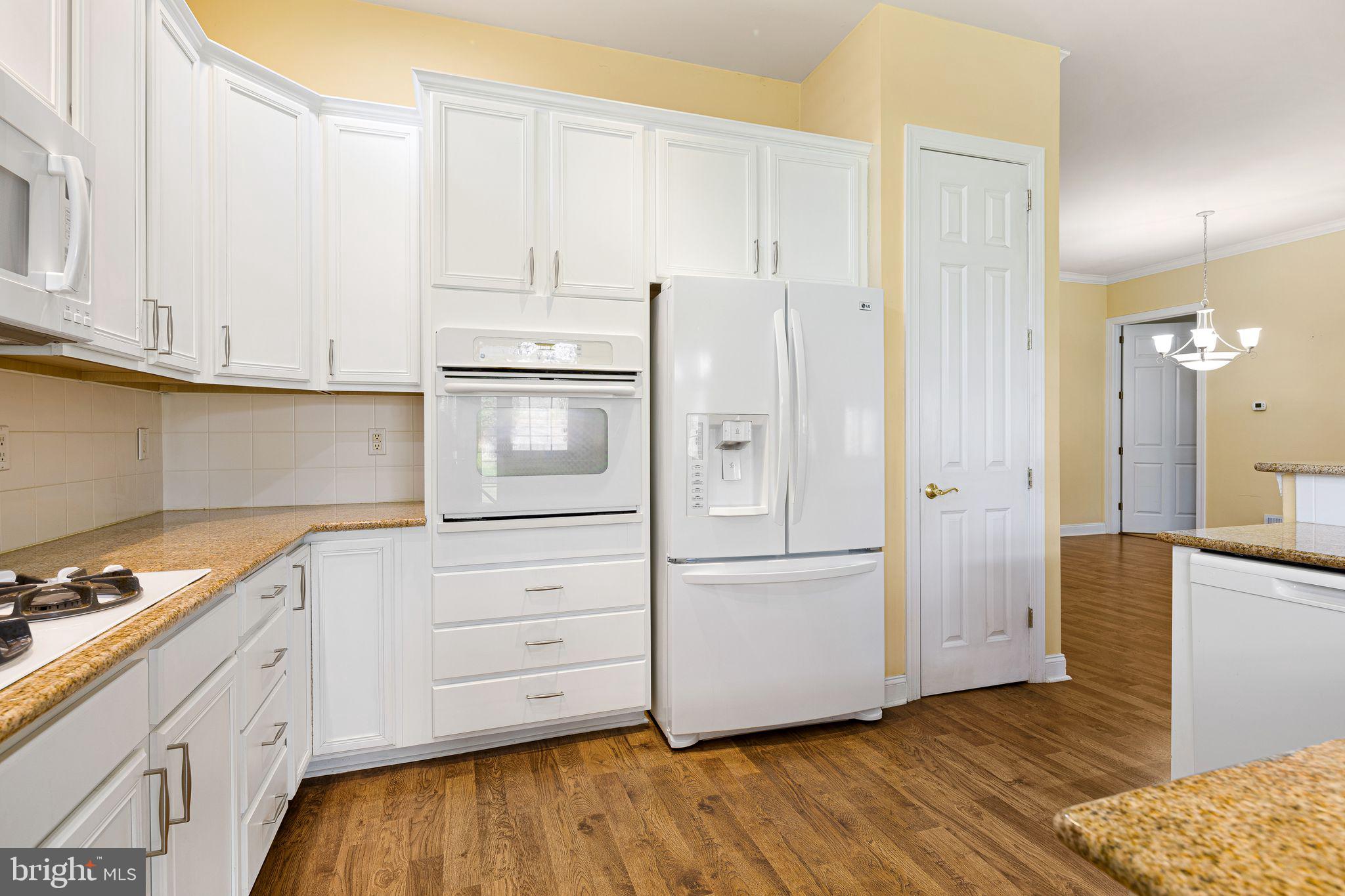 35 Cassin Hill Road Garnet Valley, PA 19060 - Photo 6 of 31 Kitchen flows nicely!