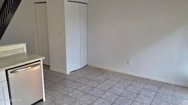 $1,545 | 196 West Sandalwood Court, Daytona Beach, FL 32119