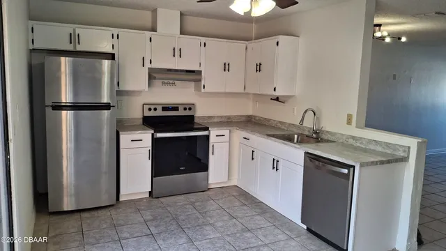 $1,545 | 196 West Sandalwood Court, Daytona Beach, FL 32119