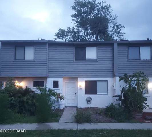 $1,545 | 196 West Sandalwood Court, Daytona Beach, FL 32119