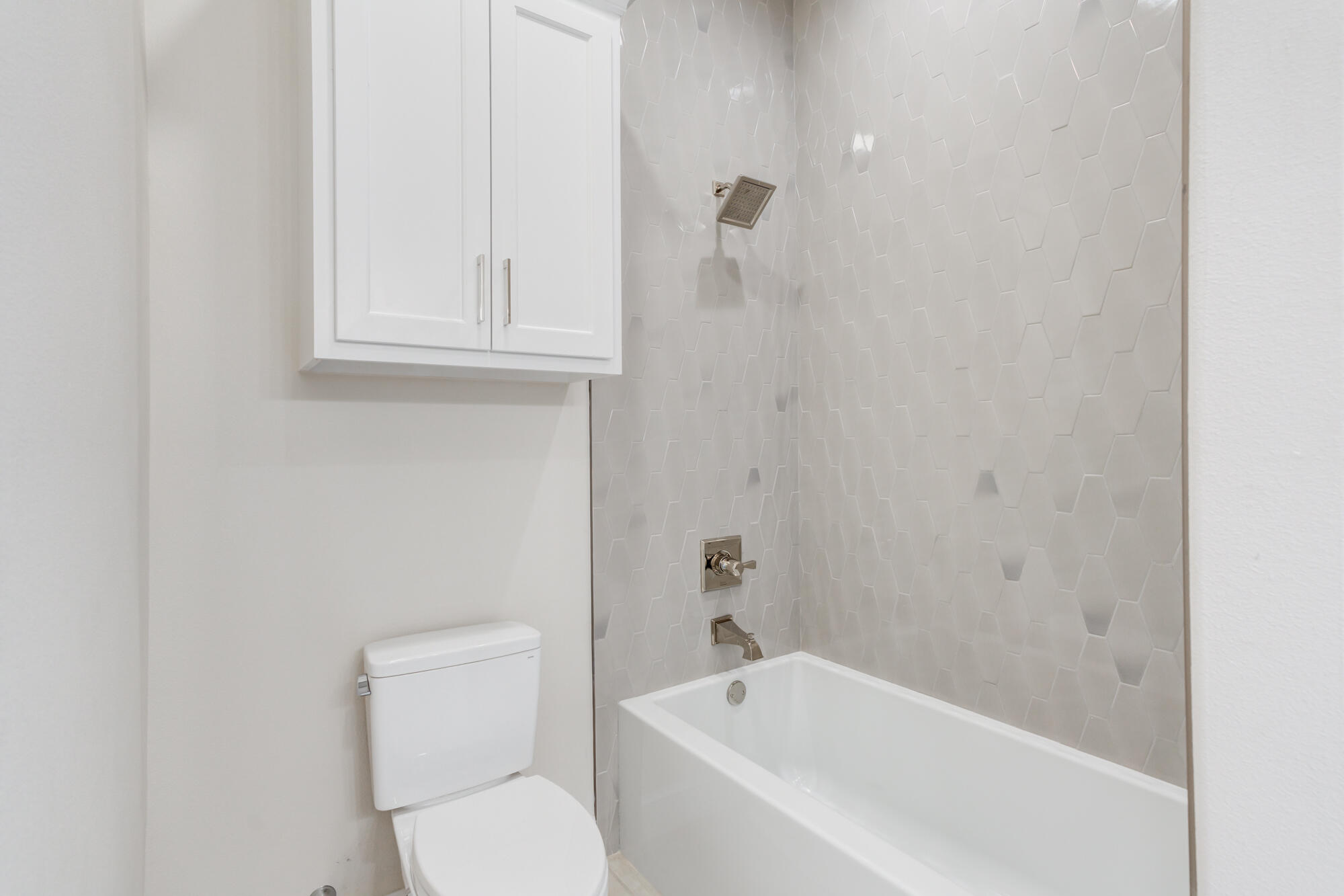 10414 Homestead Avenue Lubbock, TX 79424 - Photo 66 of 81 10414-Homestead-Ave_Lubbock-TX_44_Bathro