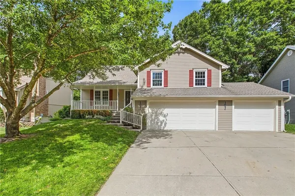 $399,900 | 1310 Amesbury Avenue, Liberty, MO 64068