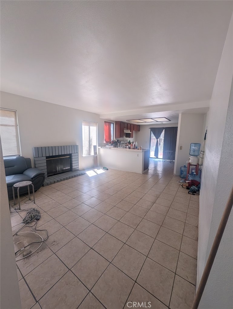 1476 Keepsake Lane Perris, CA 92571 - Photo 3 of 10 Living room