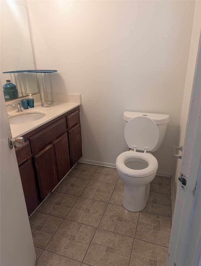 1476 Keepsake Lane Perris, CA 92571 - Photo 5 of 10 downstair 1/2 bath