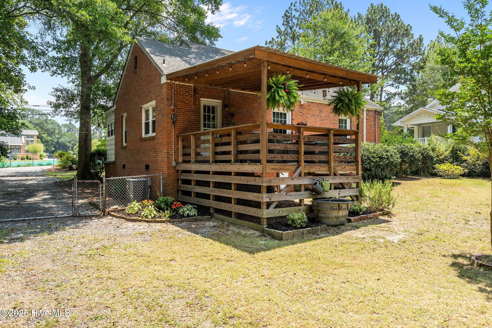 805 North Chestnut Street Aberdeen, NC 28315 - Photo 33 of 50 35c