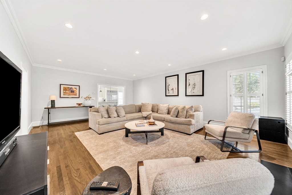 27 Garrison Road Wellesley, MA 02482 - Photo 15 of 32