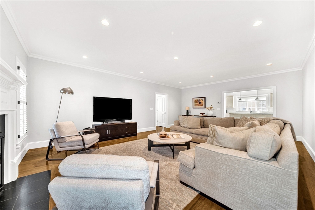 27 Garrison Road Wellesley, MA 02482 - Photo 17 of 32