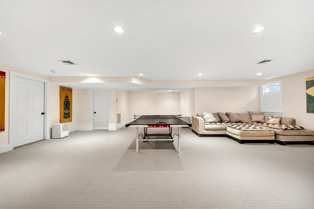 27 Garrison Road Wellesley, MA 02482 - Photo 29 of 32