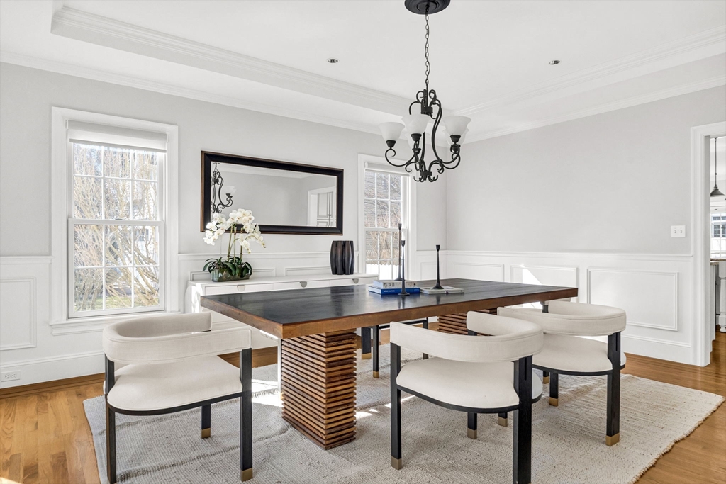 27 Garrison Road Wellesley, MA 02482 - Photo 4 of 32