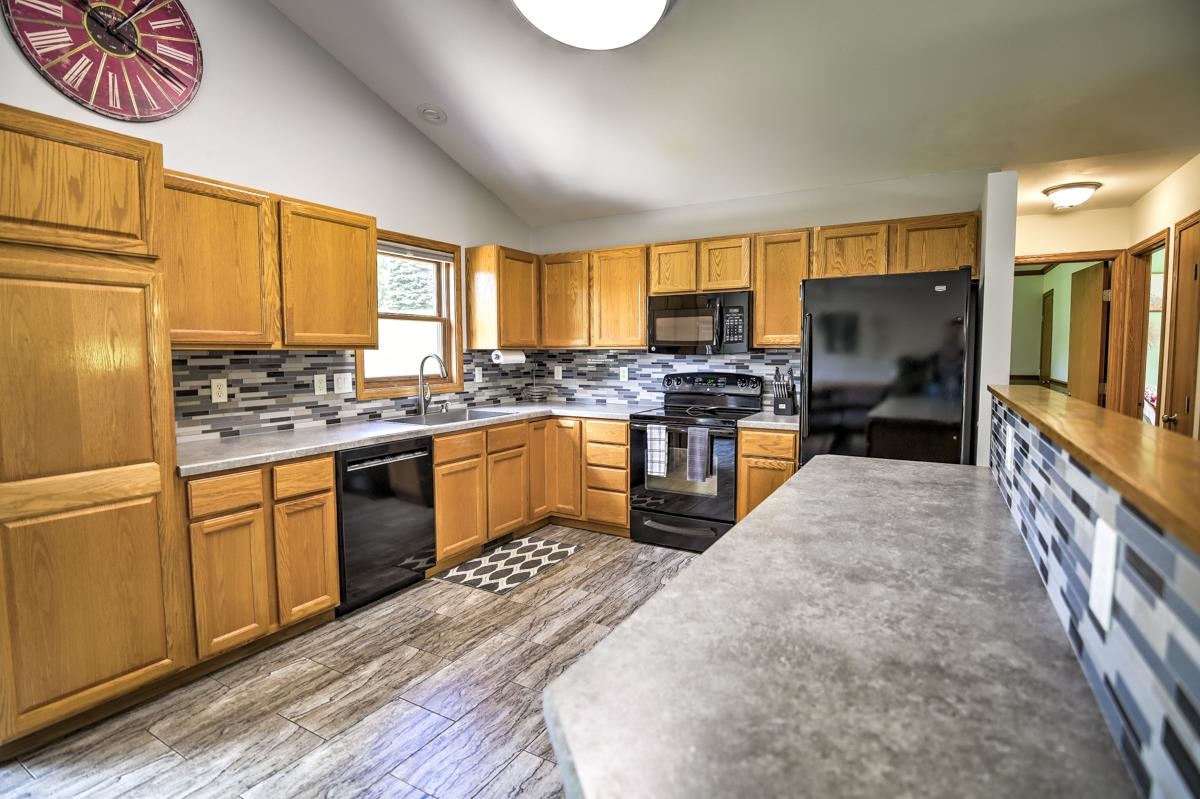 103 Victoria Barneveld, WI 53507 - Photo 8 of 40