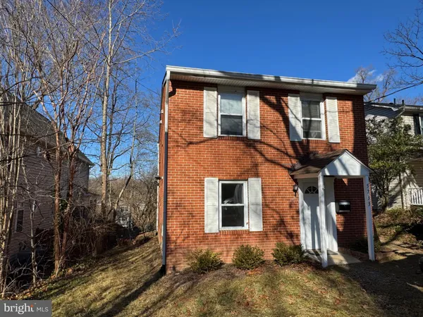 $3,400 | 5733 8th Street North, Arlington, VA 22205