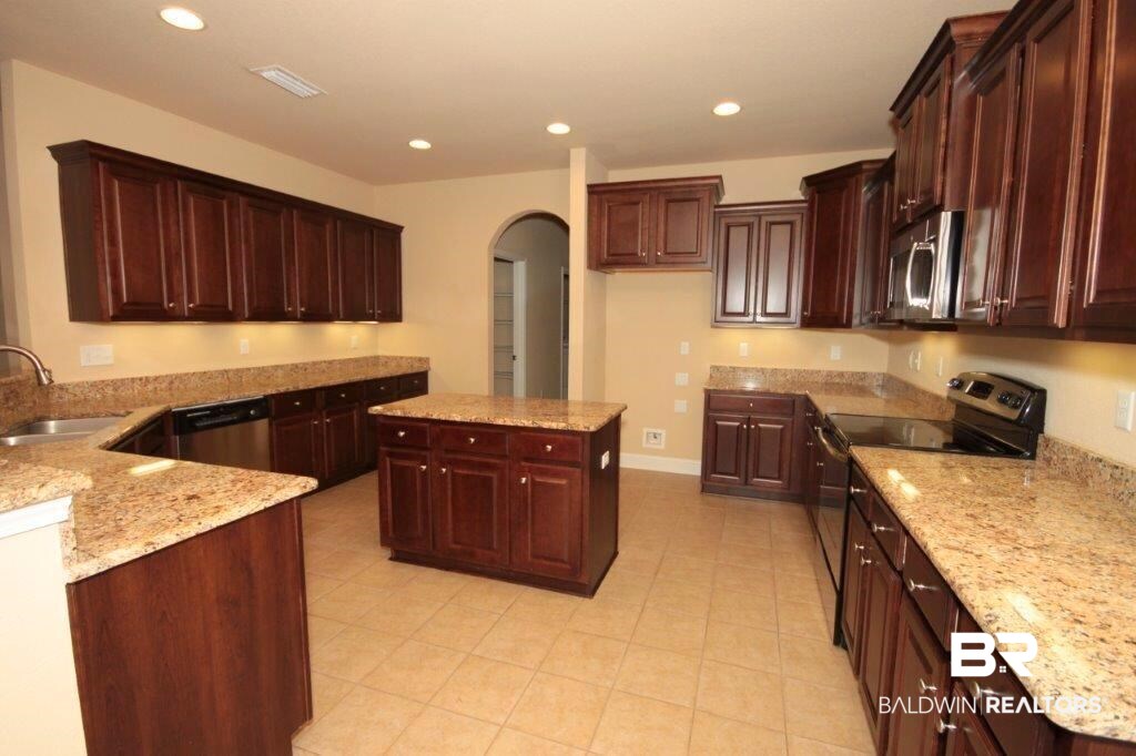 9801 Cumbria Drive Daphne, AL 36526 - Photo 25 of 41 Kitchen