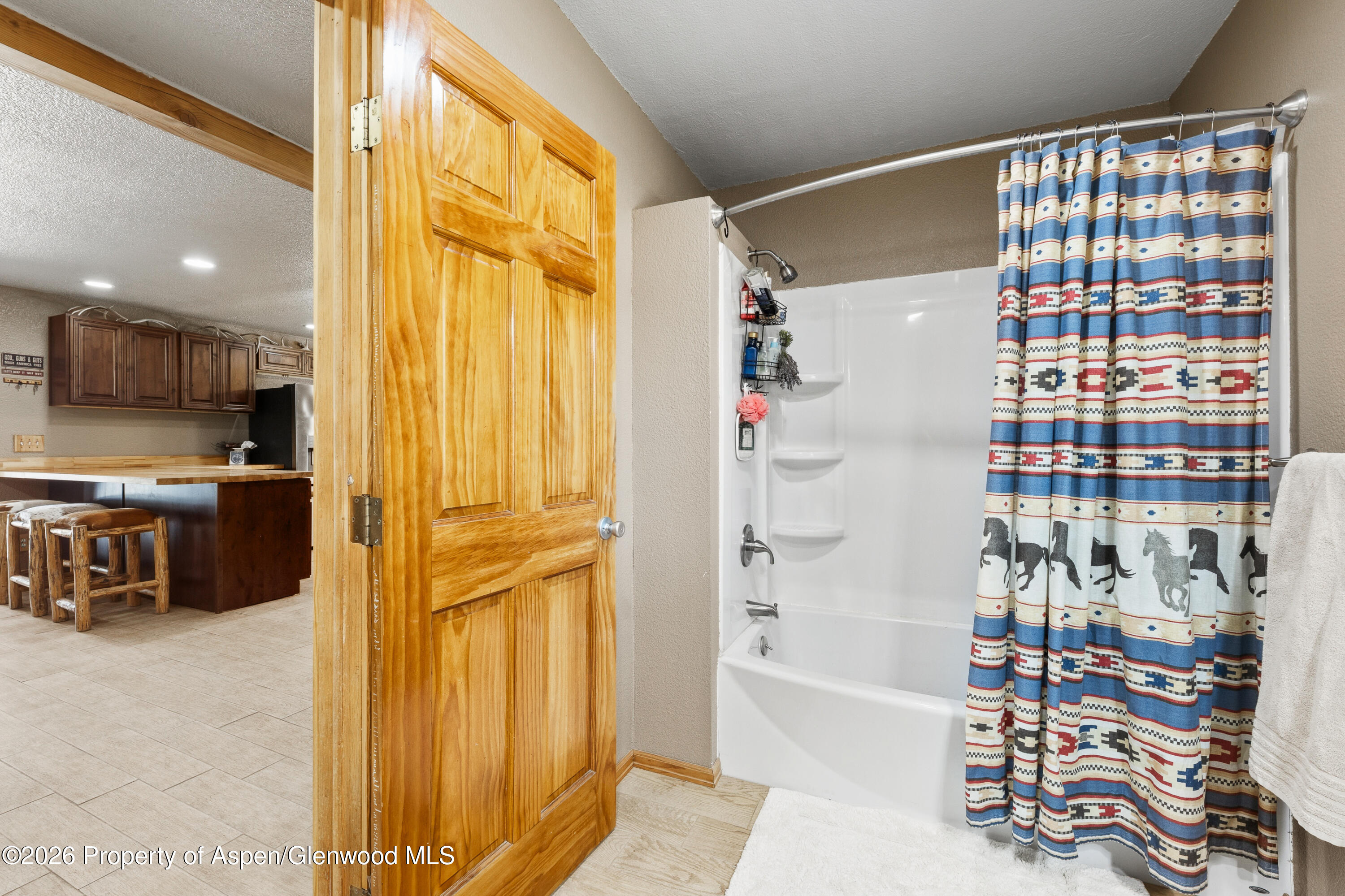 400 Quick Silver Way Rifle, CO 81650 - Photo 29 of 42 Full Bath