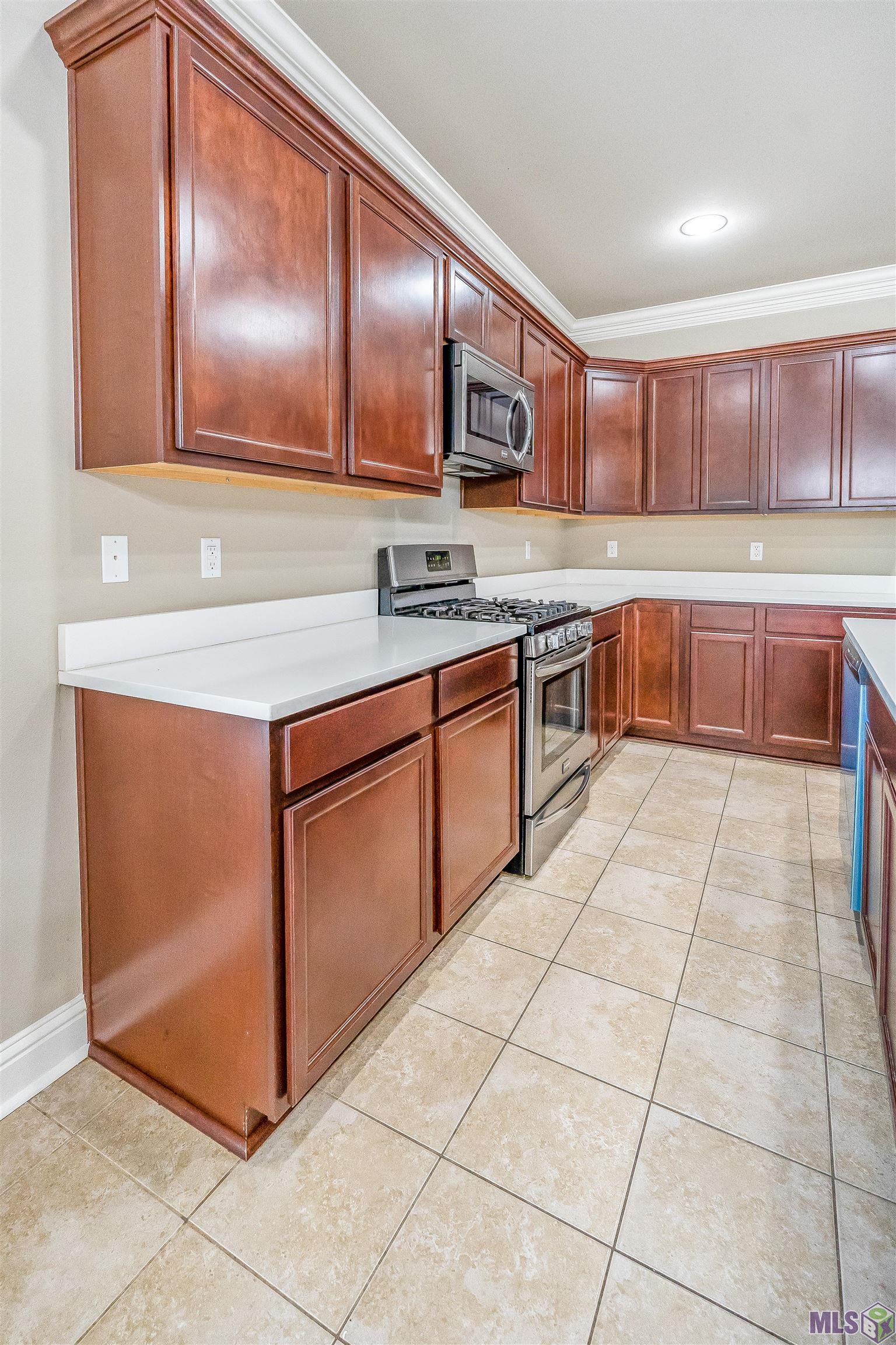 9045 Falling Oak Drive Baton Rouge, LA 70817 - Photo 9 of 25 Gallery Image 9