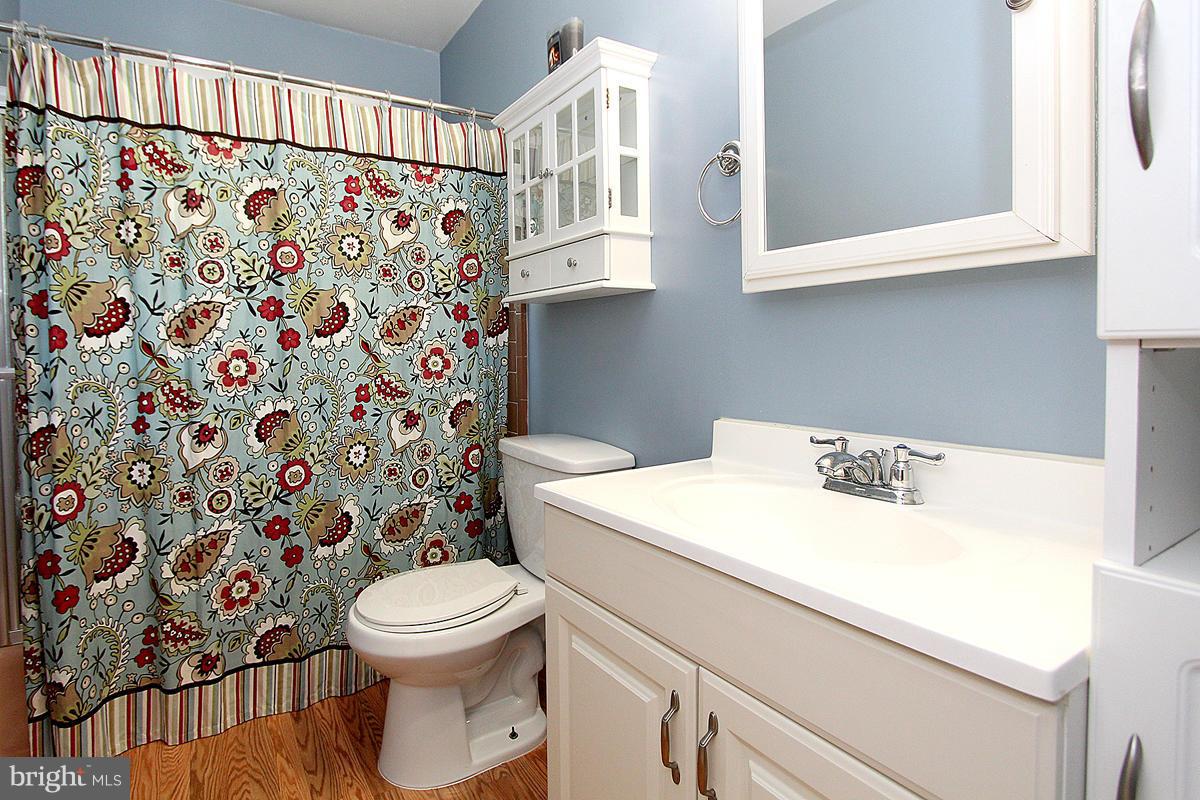 14201 Chesterfield Road Rockville, MD 20853 - Photo 15 of 29 Bath