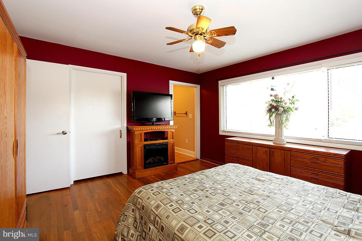 14201 Chesterfield Road Rockville, MD 20853 - Photo 18 of 29 Bedroom (Master)