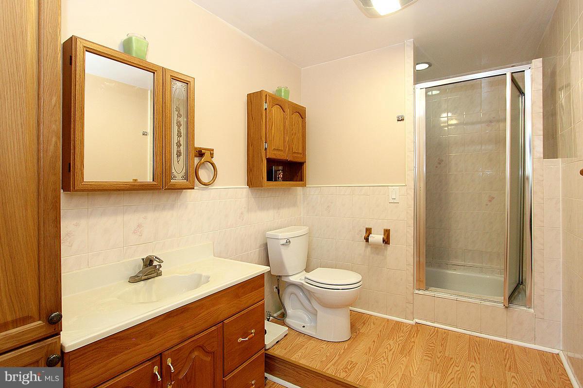 14201 Chesterfield Road Rockville, MD 20853 - Photo 19 of 29 Bath (Master)