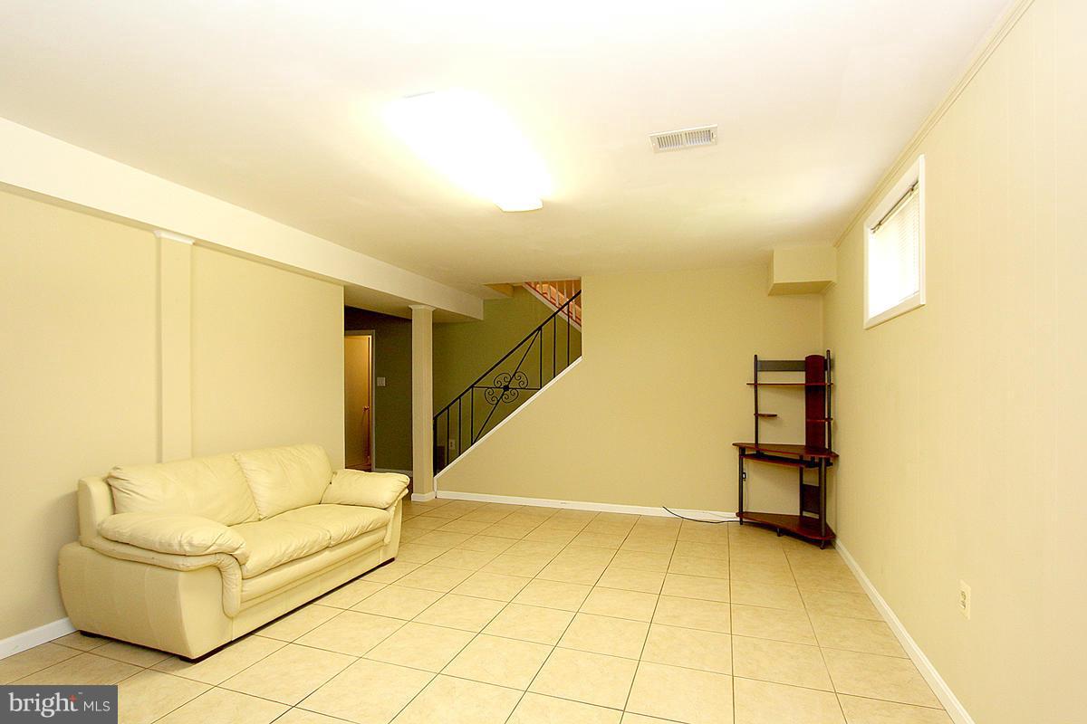 14201 Chesterfield Road Rockville, MD 20853 - Photo 21 of 29 Bedroom