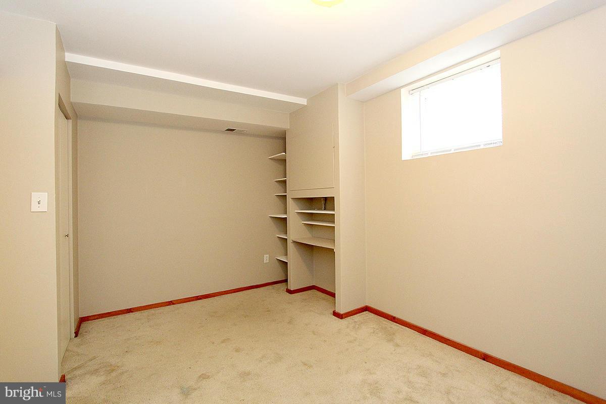 14201 Chesterfield Road Rockville, MD 20853 - Photo 22 of 29 Interior (General)