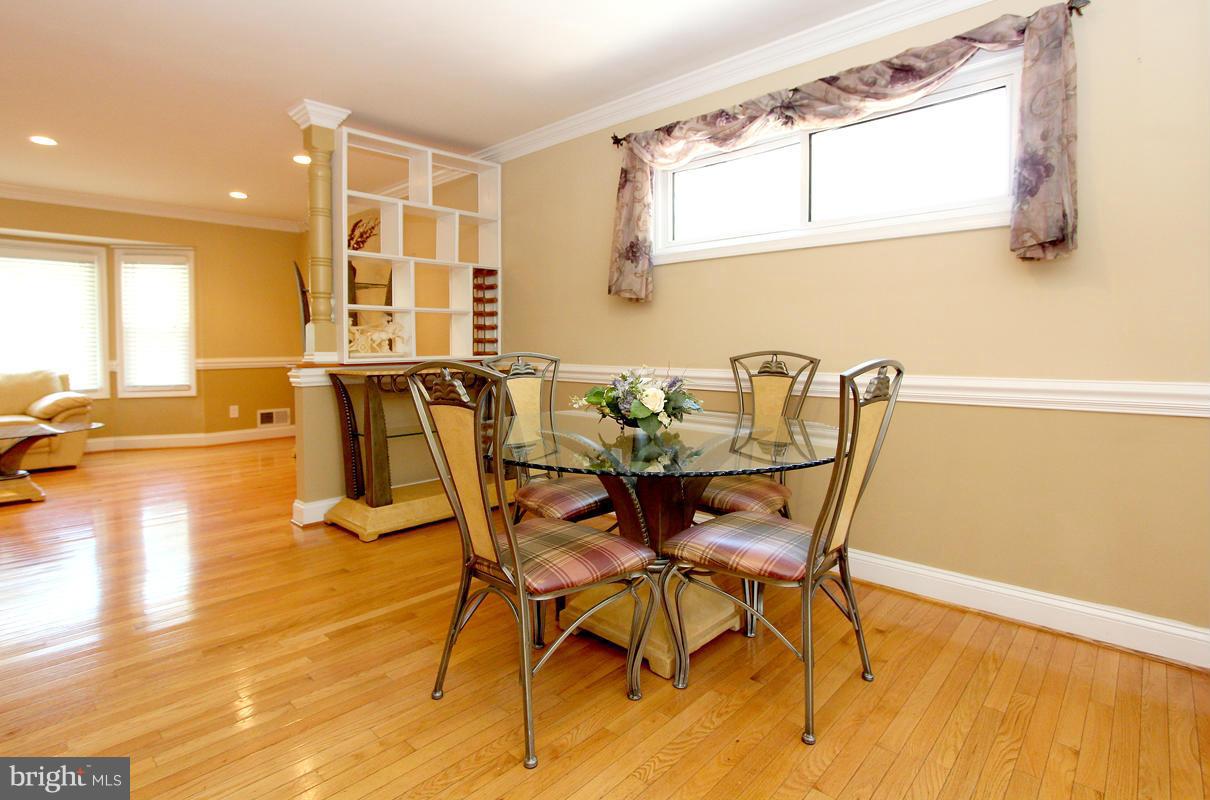 14201 Chesterfield Road Rockville, MD 20853 - Photo 7 of 29 Dining Room