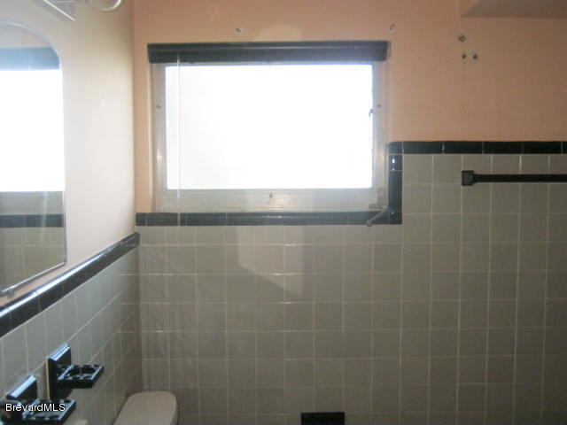 14 Butler Street Melbourne, FL 32901 - Photo 3 of 7 Bathroom