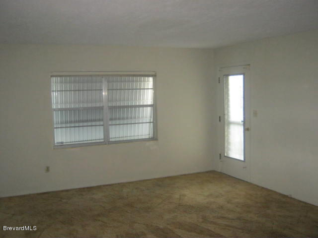 14 Butler Street Melbourne, FL 32901 - Photo 7 of 7 Living Area