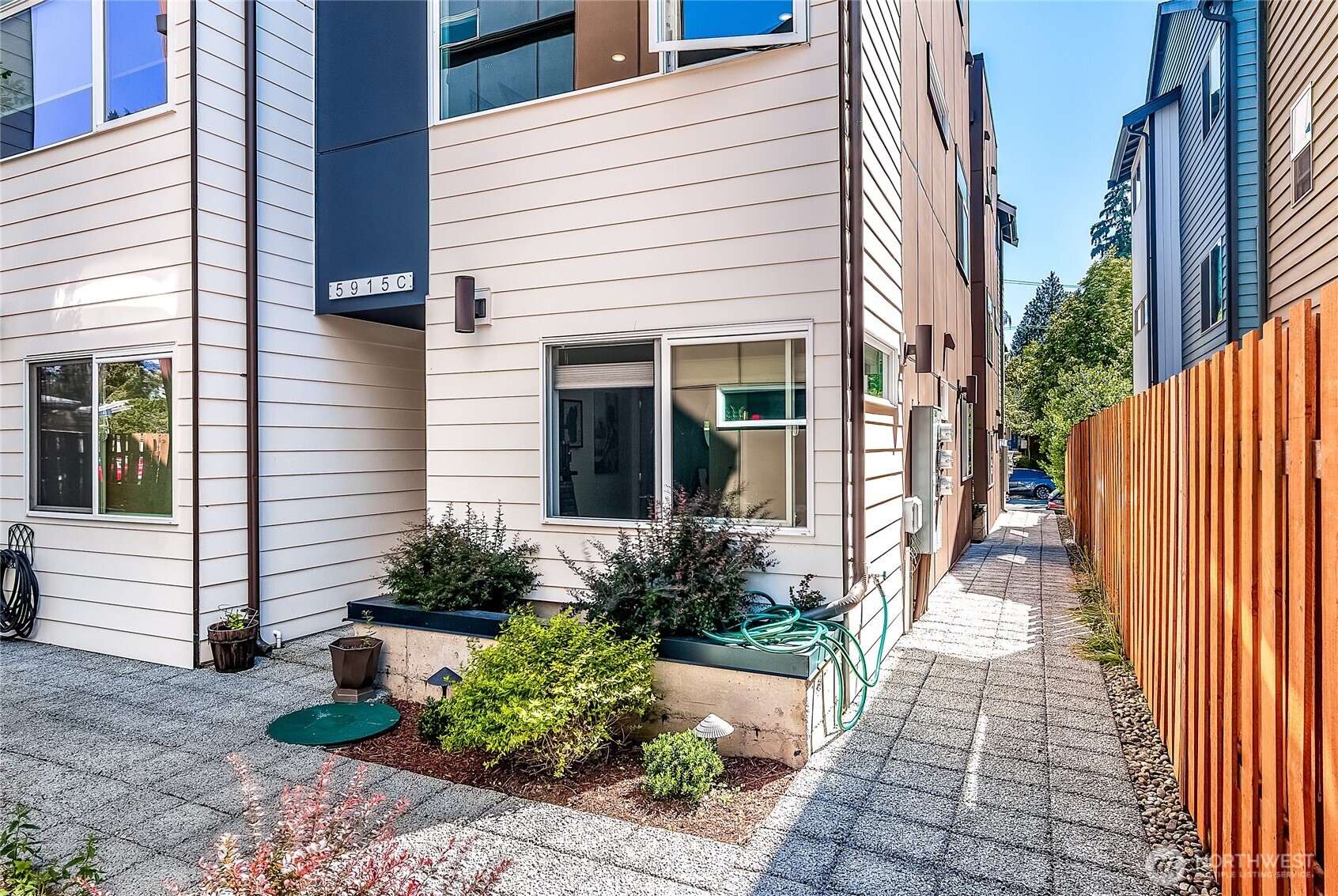 5915 California Avenue Southwest, Unit C Seattle, WA 98136 - Photo 1 of 21