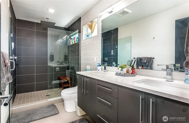 $3,450 | 5915 California Avenue Southwest, Unit C, Seattle, WA 98136