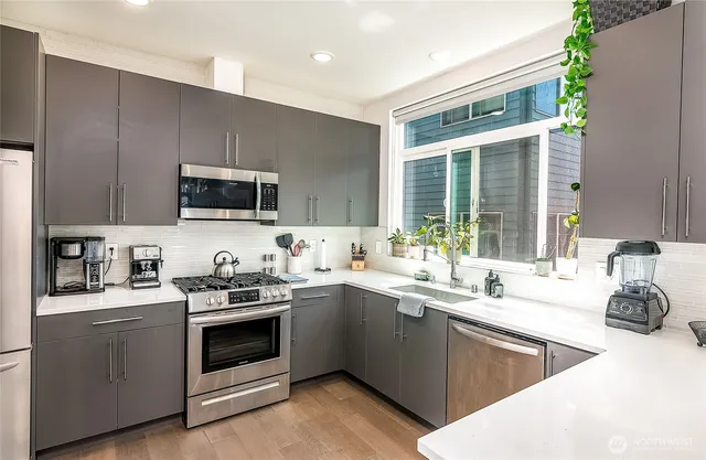 $3,450 | 5915 California Avenue Southwest, Unit C, Seattle, WA 98136