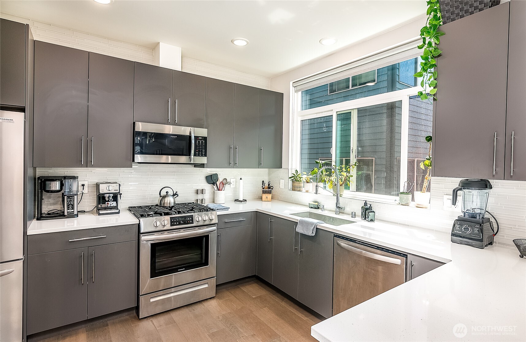 5915 California Avenue Southwest, Unit C Seattle, WA 98136 - Photo 6 of 21