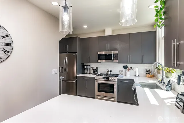 $3,450 | 5915 California Avenue Southwest, Unit C, Seattle, WA 98136