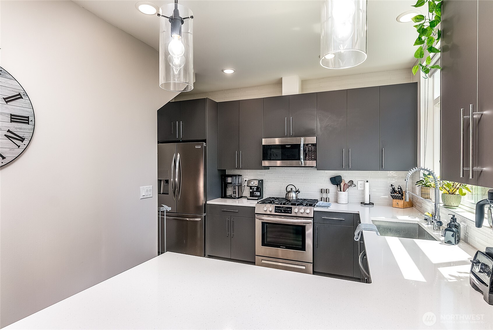 5915 California Avenue Southwest, Unit C Seattle, WA 98136 - Photo 7 of 21