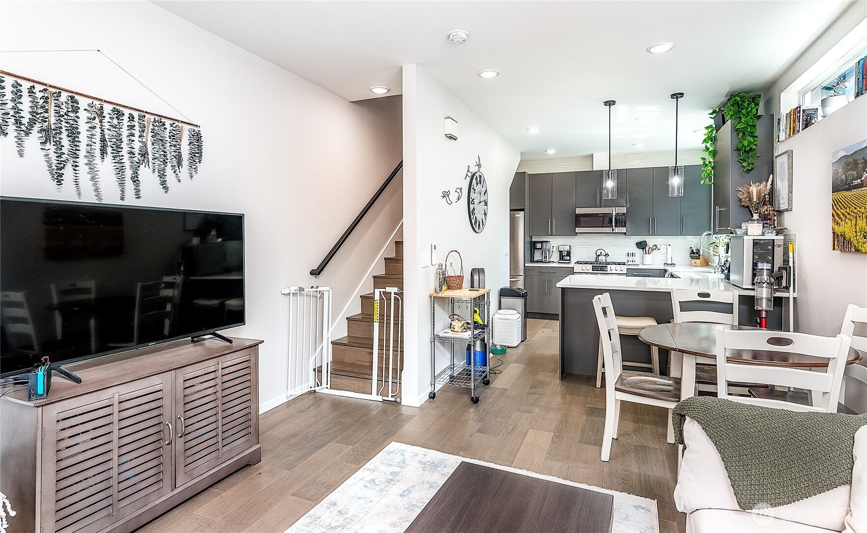 5915 California Avenue Southwest, Unit C Seattle, WA 98136 - Photo 8 of 21