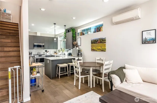 $3,450 | 5915 California Avenue Southwest, Unit C, Seattle, WA 98136