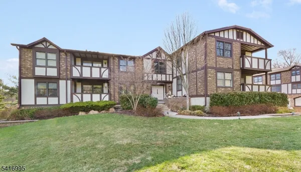 $489,000 | 19 Heritage Drive, Unit I, Chatham, NJ 07928