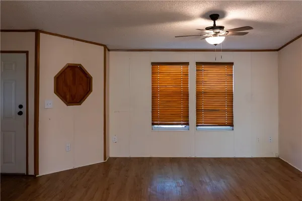 $210,000 | 112 Baldwin Avenue, Lake City, TX 78368