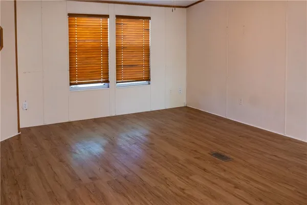 $210,000 | 112 Baldwin Avenue, Lake City, TX 78368