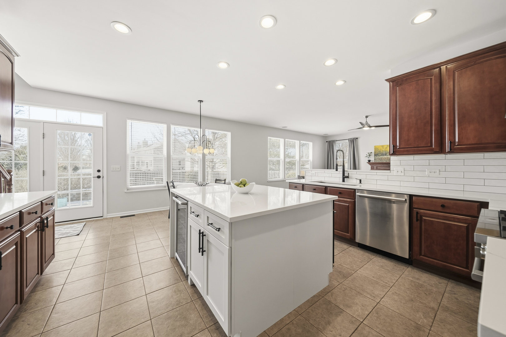 305 Chick Evans Street Bolingbrook, IL 60490 - Photo 8 of 37